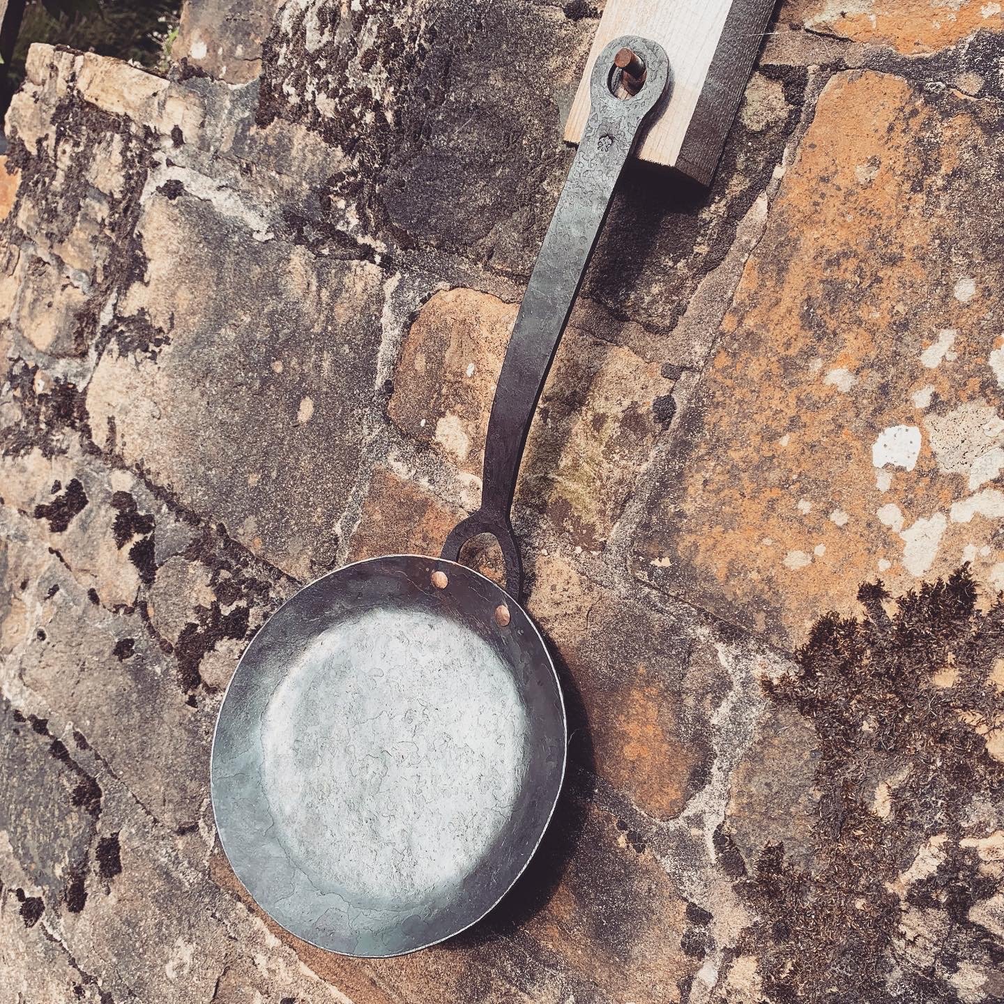 Hand Forged Steel Skillet Frying Pan - Image 2