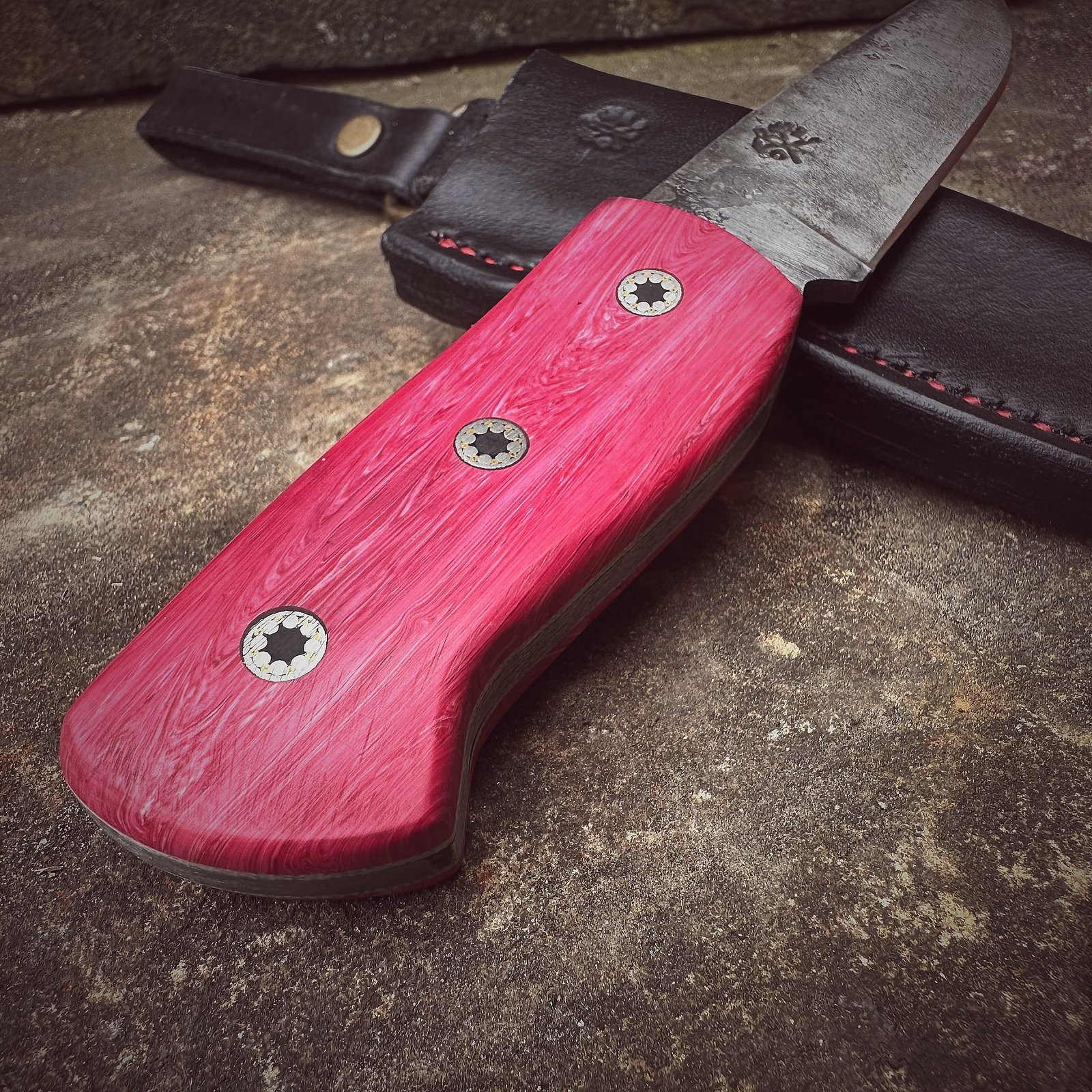 Bespoke Outdoor Knife - Pink Juma with Leather Sheath - Image 2